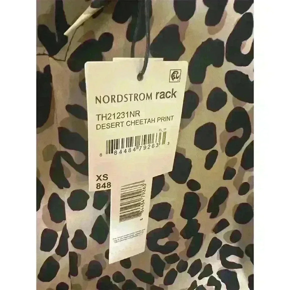 T Tahari Women's Desert Cheetah Print Blouse XS Short Sleeve Ruffled Neck Casual - Picture 5 of 12